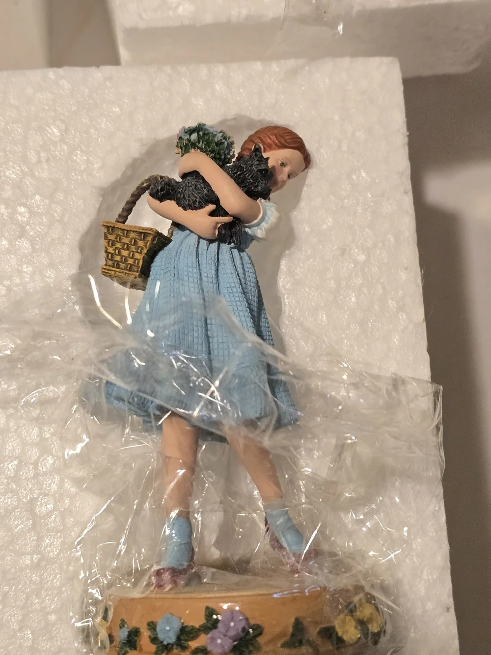 Enesco Wizard of Oz Set of 6 Dorothy, Scarecrow, Tin Man, Lion, Glinda, & Witch